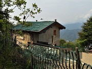 60 e gli Amici della montagna di Costa Serina stanno ultimando un bel rifugio